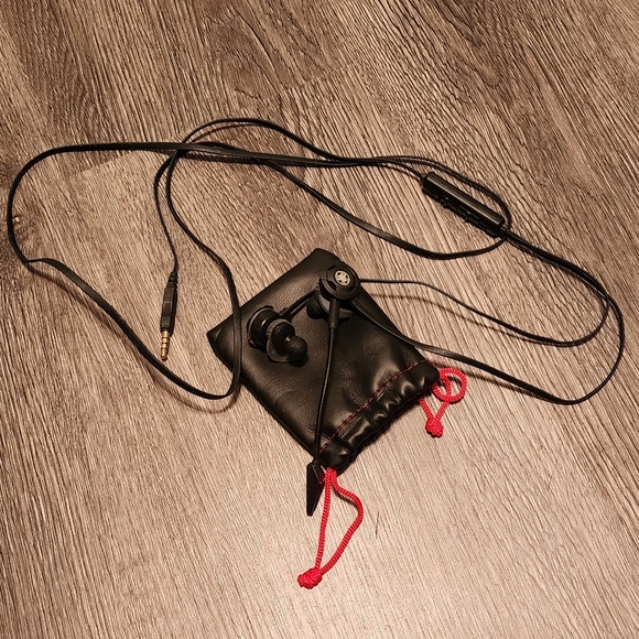 NWOT Headset/ Wired Ear Buds with Microphone - Picture 6 of 6